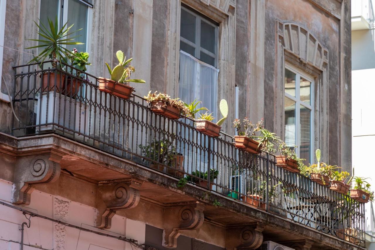 Zefiro Rooms Catania Exterior photo